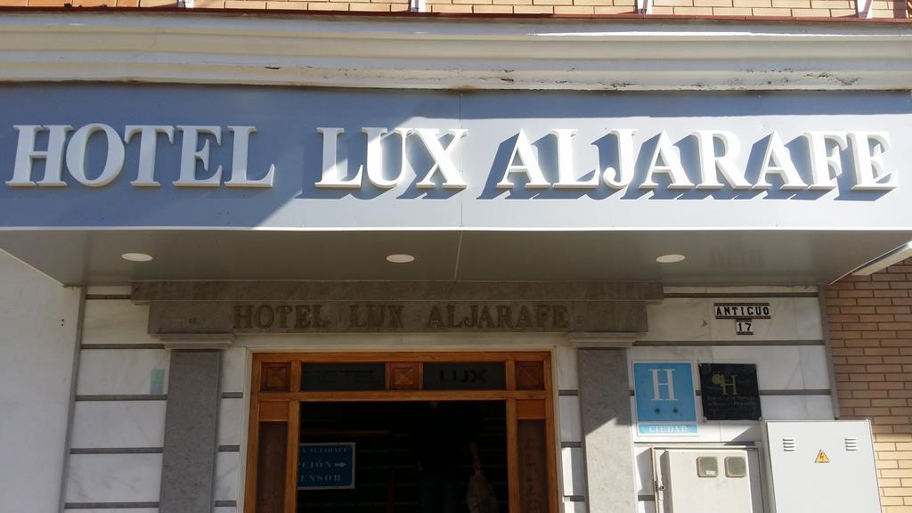 Hotel Lux Aljarafe 마리나데알자라프 외부 사진