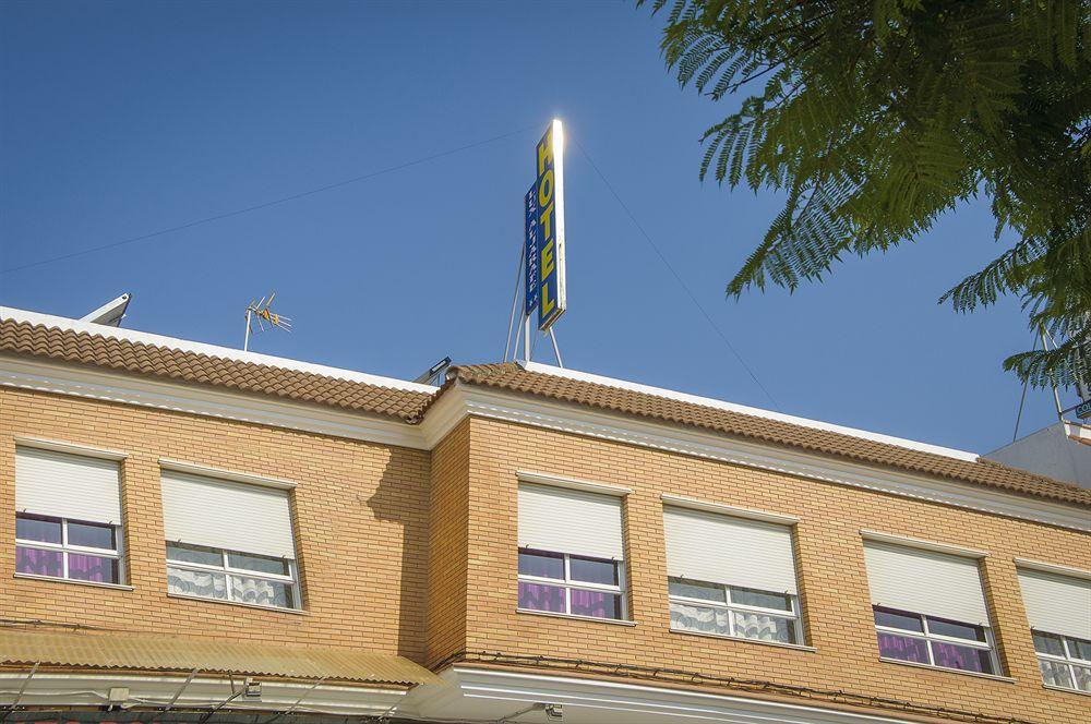 Hotel Lux Aljarafe 마리나데알자라프 외부 사진
