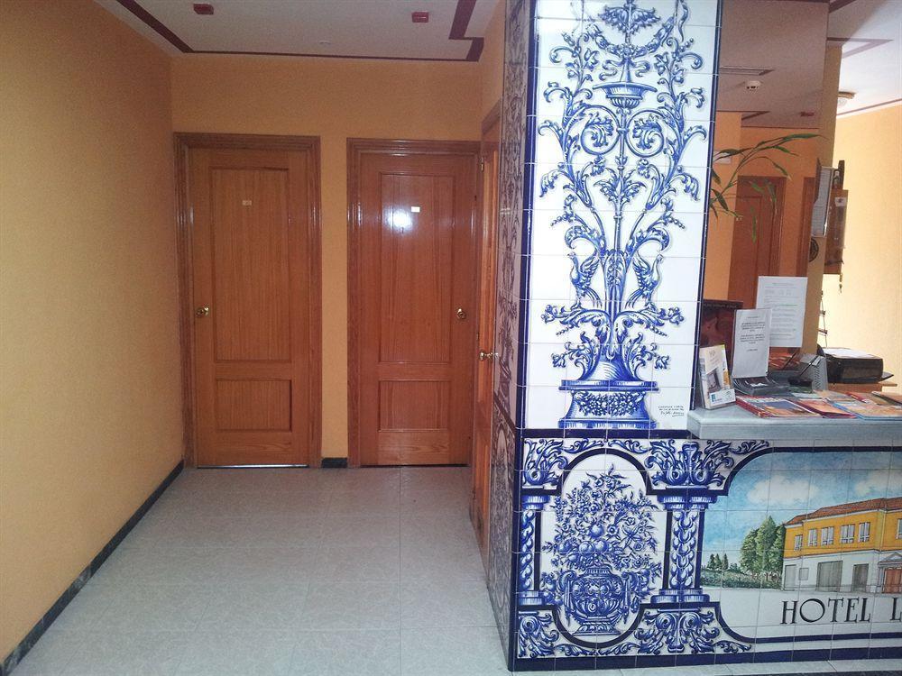 Hotel Lux Aljarafe 마리나데알자라프 외부 사진