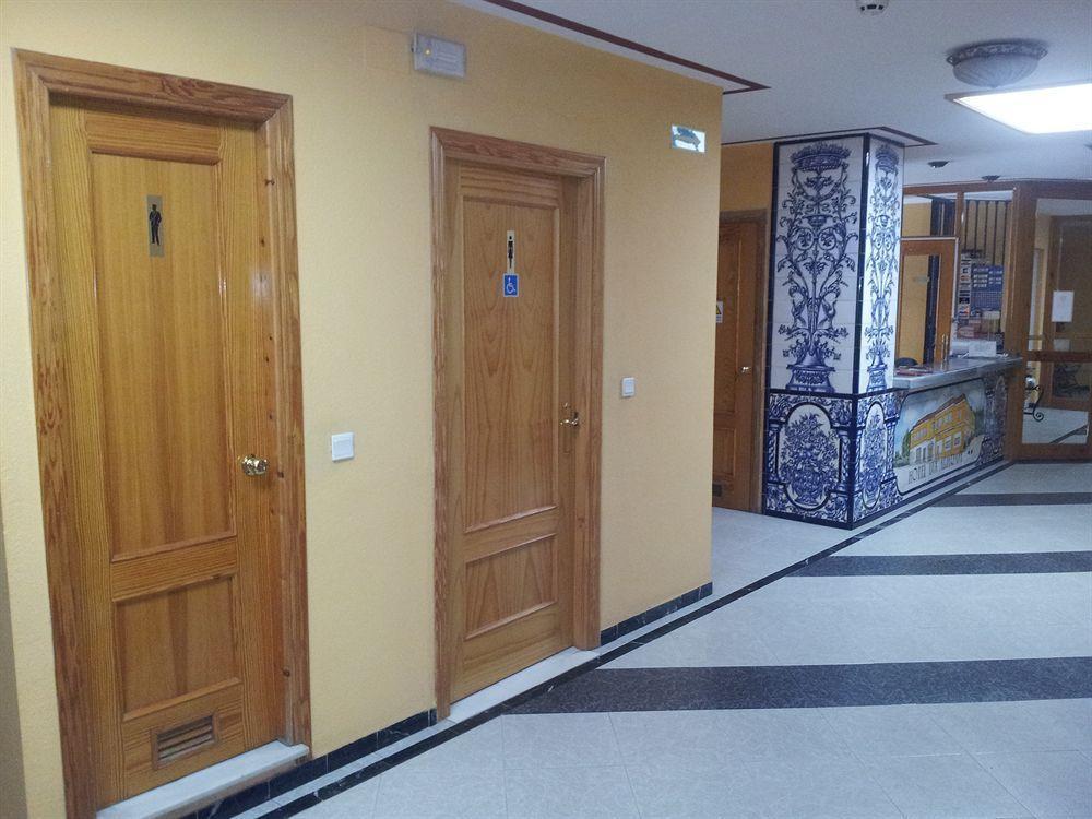 Hotel Lux Aljarafe 마리나데알자라프 외부 사진
