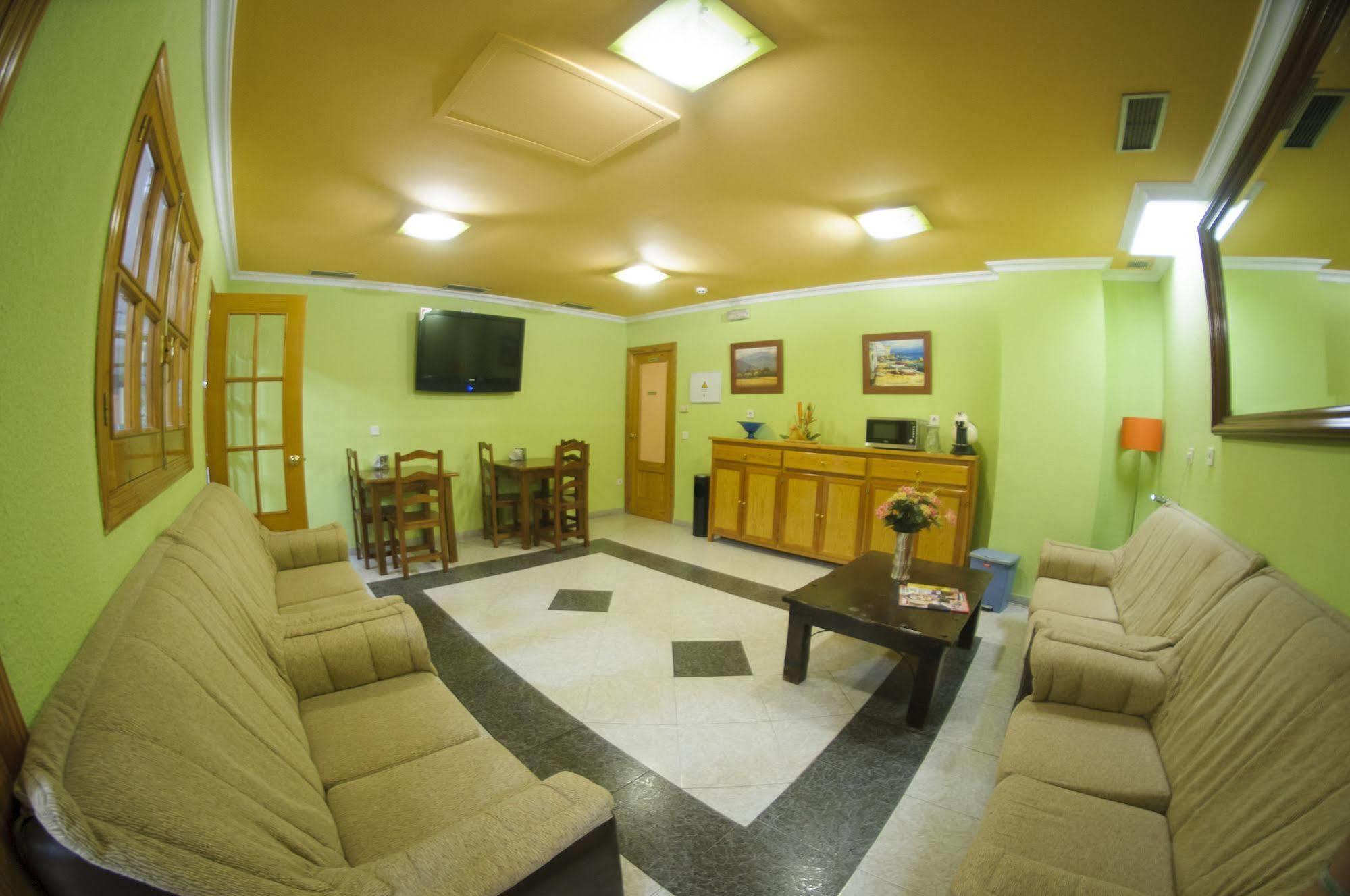 Hotel Lux Aljarafe 마리나데알자라프 외부 사진