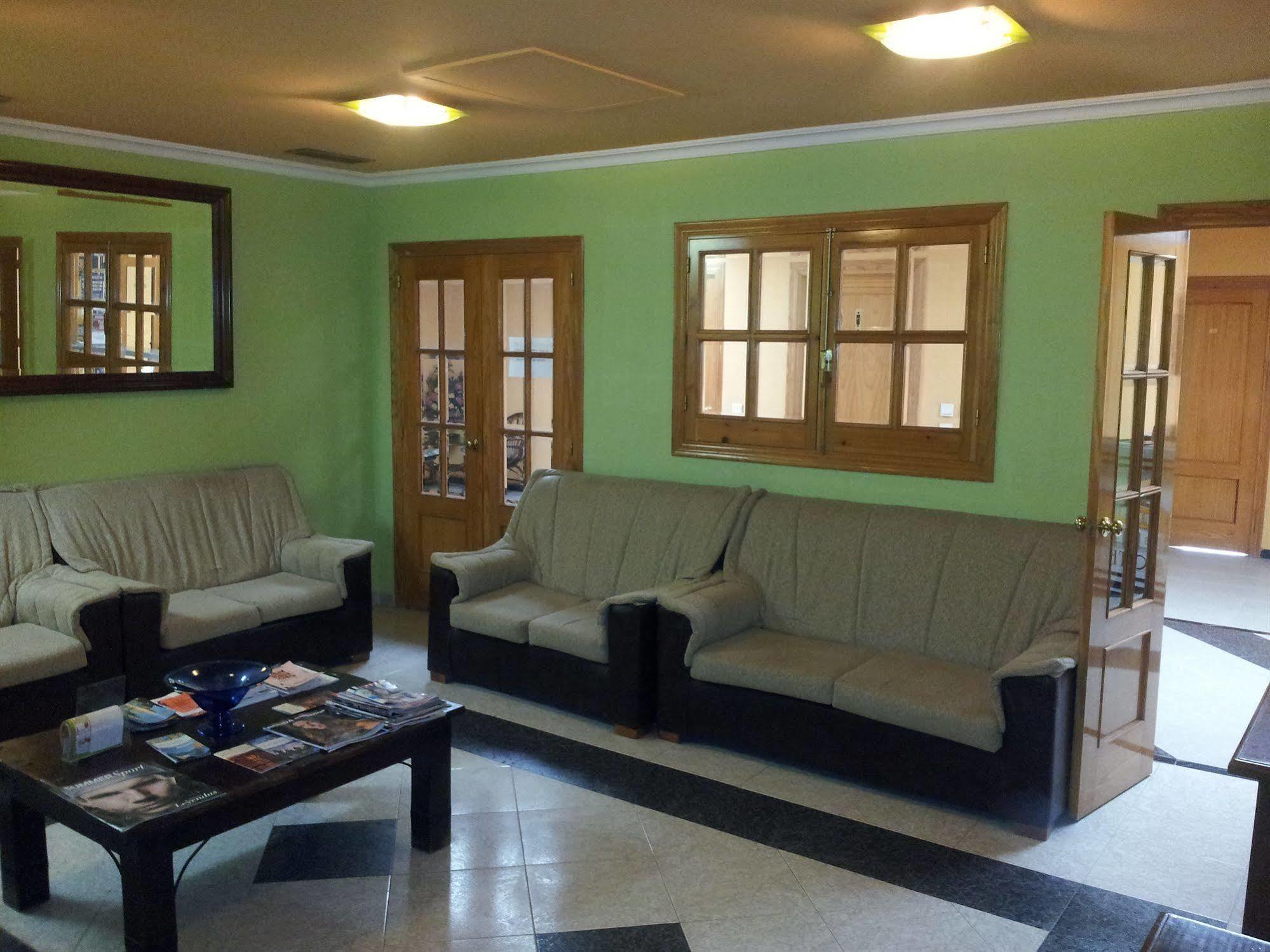 Hotel Lux Aljarafe 마리나데알자라프 외부 사진