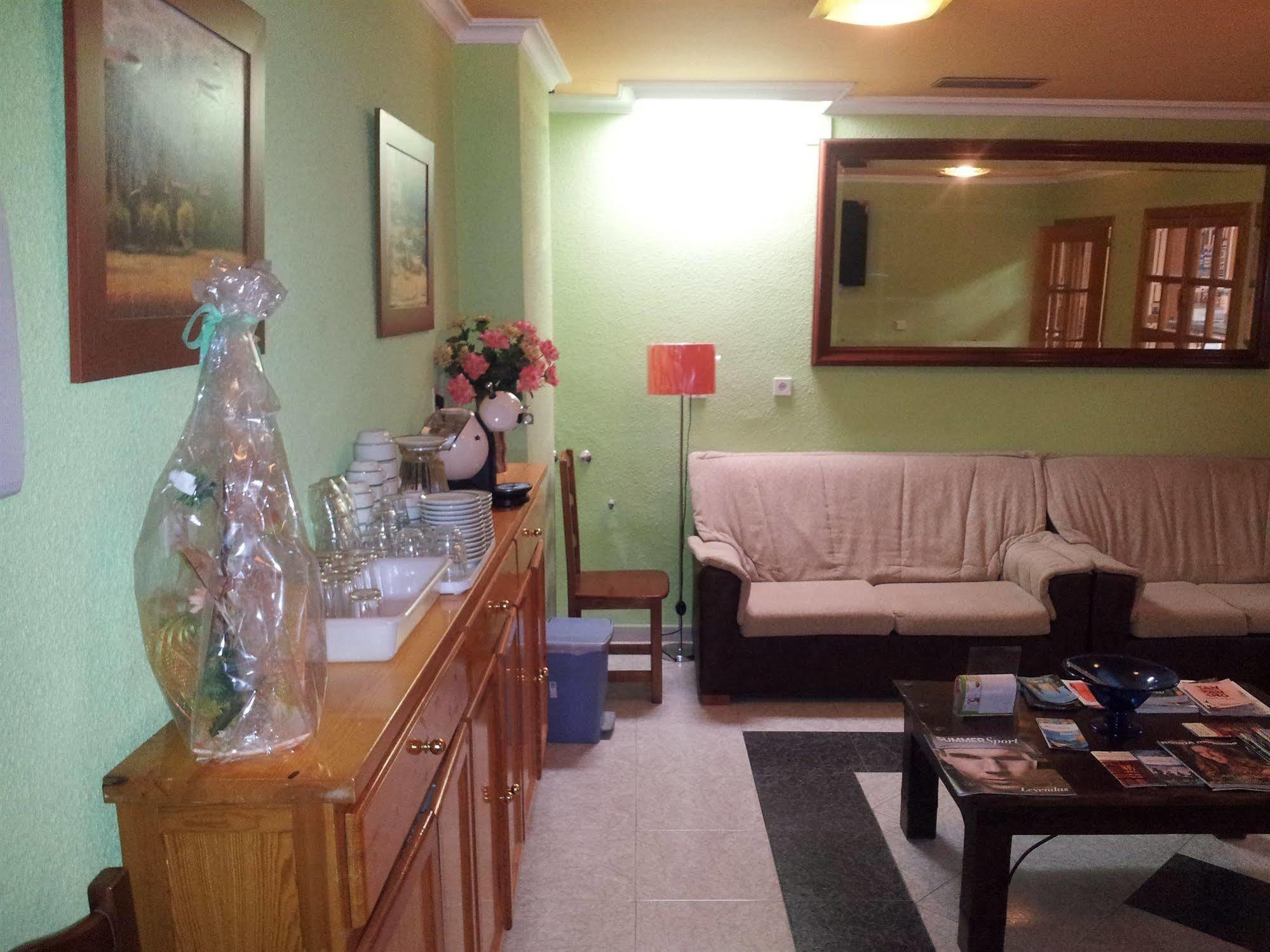 Hotel Lux Aljarafe 마리나데알자라프 외부 사진