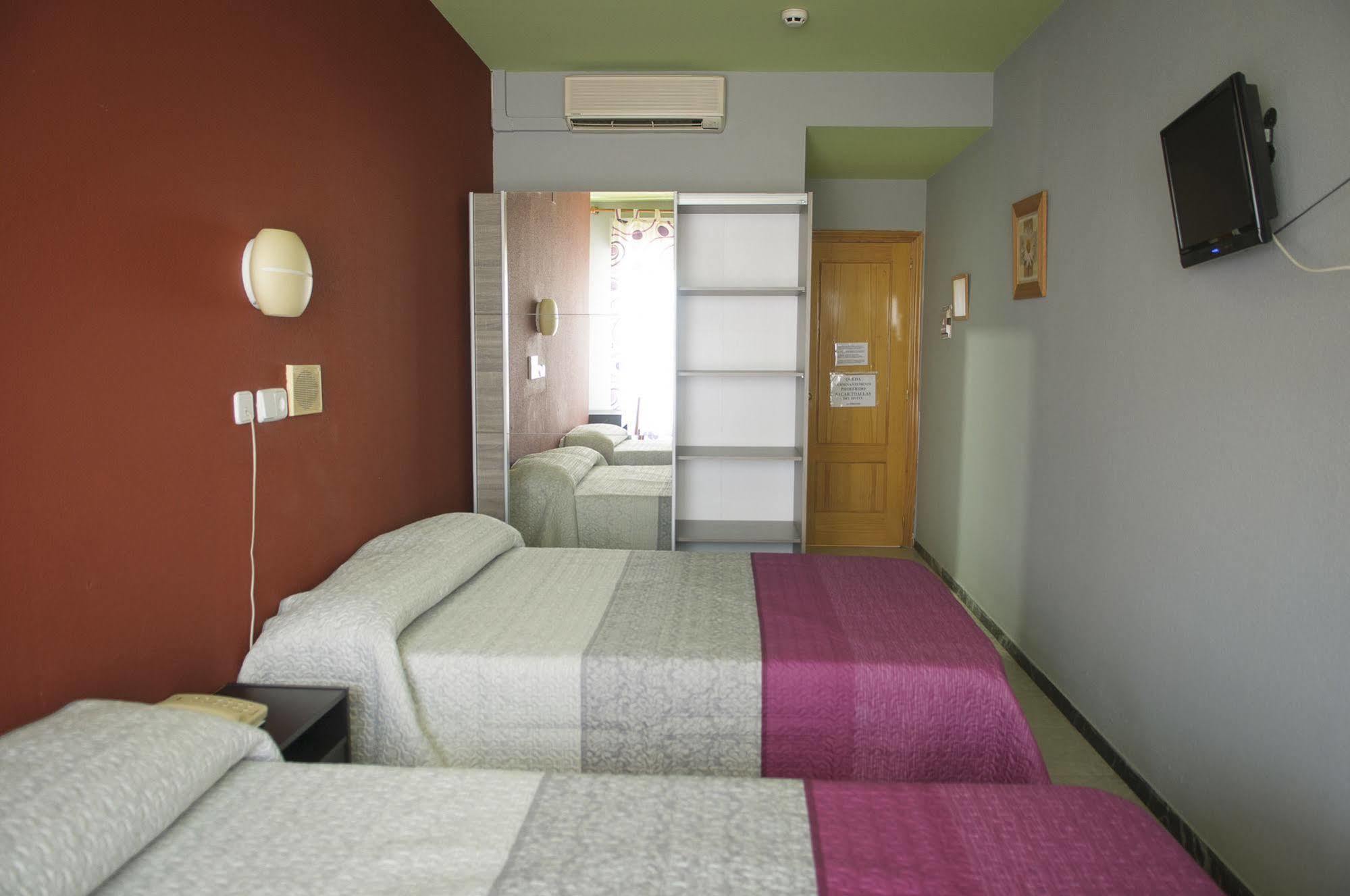 Hotel Lux Aljarafe 마리나데알자라프 외부 사진