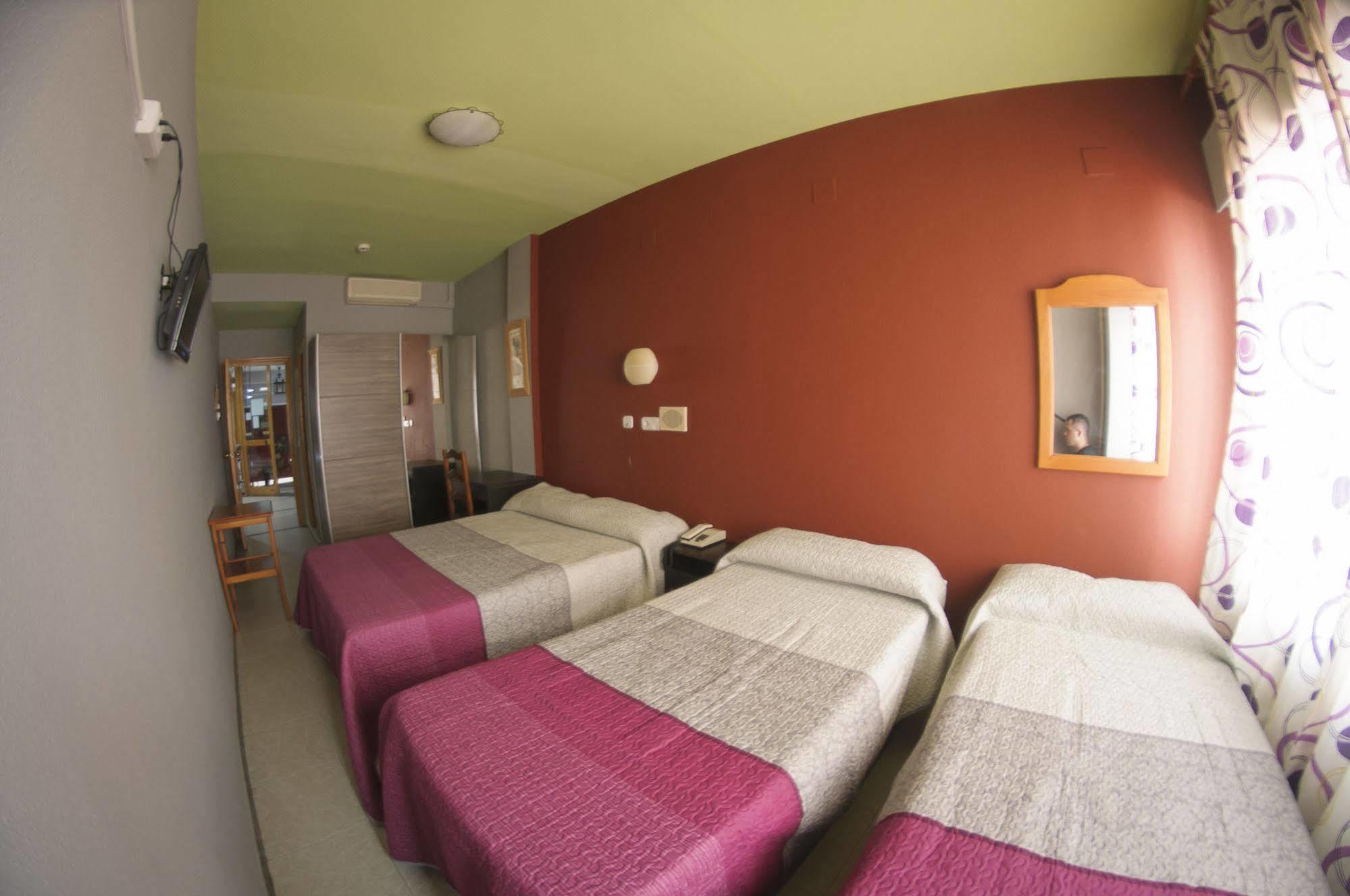 Hotel Lux Aljarafe 마리나데알자라프 외부 사진