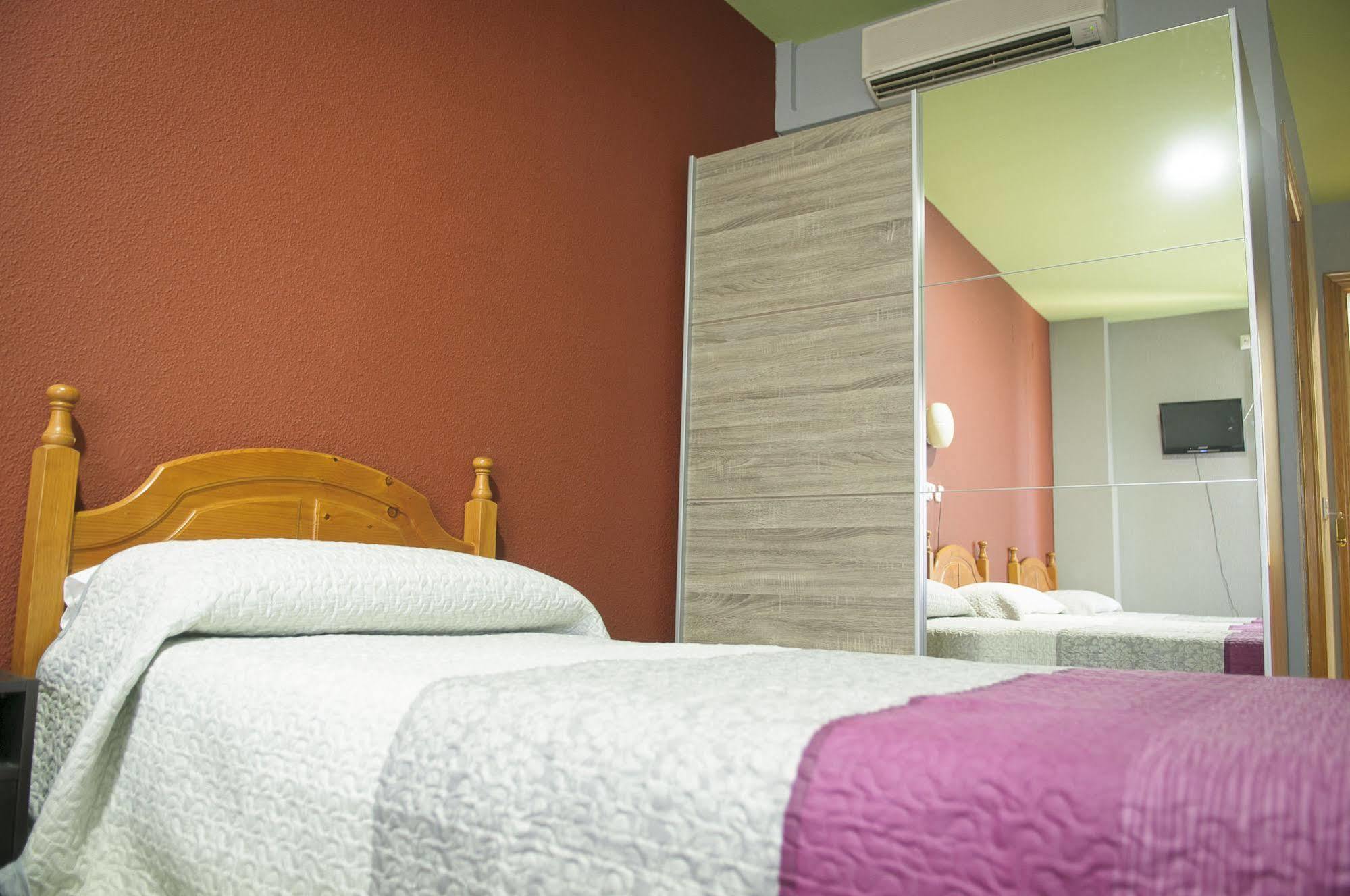 Hotel Lux Aljarafe 마리나데알자라프 외부 사진