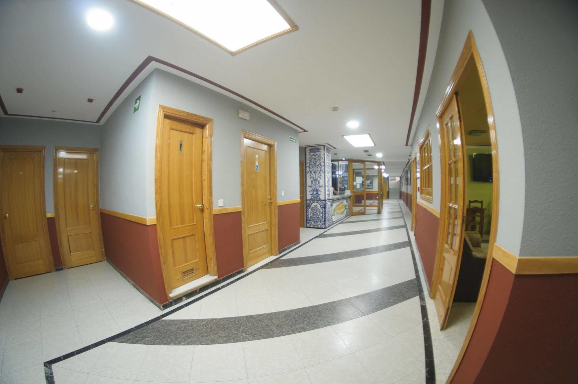 Hotel Lux Aljarafe 마리나데알자라프 외부 사진